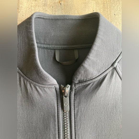 Lululemon Embrace the Space Jacket - Picture 3 of 10